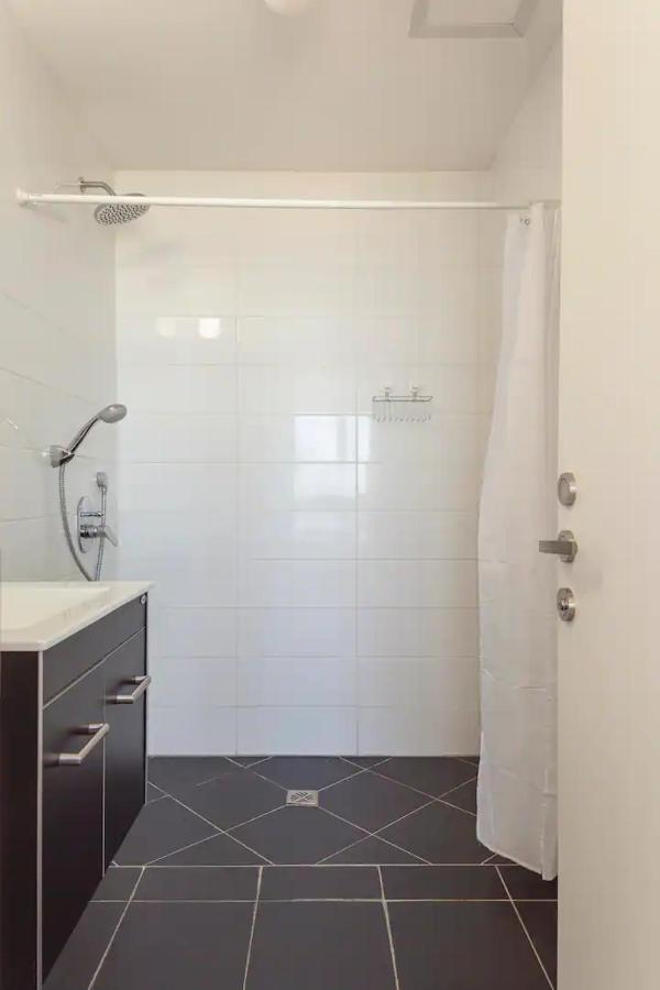 Oַ&O Group- Luxury Apt Tower Best Sea View Bat Yam Exterior foto
